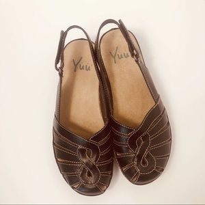 Yuu  'Judith' Black sling-back Sandal (like new)
